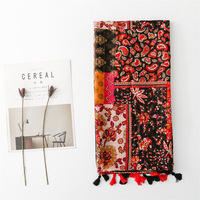 Offre Spéciale nouveau motif géométrique coton écharpe châle Style bohême crochet fleur imprimé coton Viscose frange foulards Hijabs pour les femmes