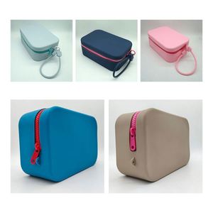 Sac de rangement cosmétique en silicone de haute qualité avec logo personnalisé, résistant à l'eau, fermeture éclair, poignée souple, grande capacité, pour voyage - Product Image 3