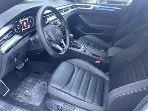 Volkswagen CC <span class=keywords><strong>2024</strong></span> 2.0TSI 380TSI Édition Éblouissante Automatique - Product Image 4