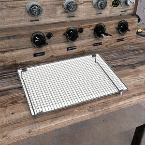 ตะแกรงโลหะทรงสี่เหลี่ยมสำหรับอบขนมและวางเค้ก อุปกรณ์ตาข่ายระบายความร้อนสำหรับขนมปัง - Product Image 3