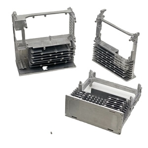 Boîtier de dissipateur thermique en aluminium moulé sur mesure OEM, coque de lampadaire LED à ailettes usinées CNC, vente en gros directe usine - Product Image 2