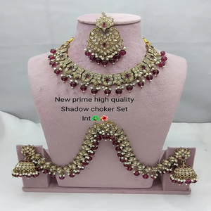 Conjunto de collar de perlas y Kundan chapado en oro de colección elegante de tendencia de gran calidad a la venta por exportadores indios - Product Image 1