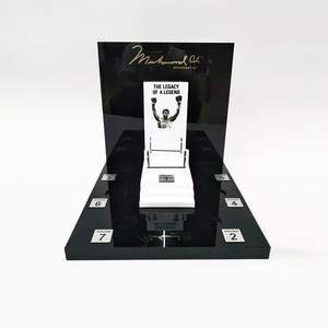 Expositor de Ropa Moderno y Lujoso Personalizado, Forma de Arena, Blanco y Negro, Ecológico, Reciclable, Acrílico con Recubrimiento UV, Ligero, para Comercio Minorista - Product Image 1