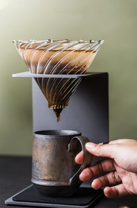 Taza de Café de Cerámica de 4 oz con Diseño Vintage, Esmalte Óxido y Detalles Dorados, para Té o Leche, en Venta - Product Image 4