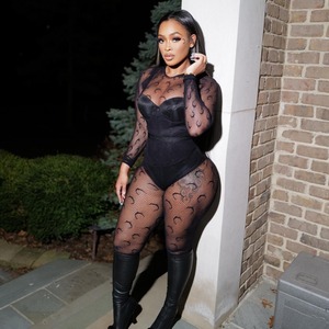 ชุดแฟชั่น Z5230-2026 สำหรับผู้หญิง ชุดเซ็กซี่สำหรับออกงานกลางคืน เสื้อลูกไม้ซีทรู กางเกงรัดรูป ชุดเซ็ต 2 ชิ้น ชุดกางเกงตาข่ายเข้าชุดสำหรับผู้หญิง - Product Image 3