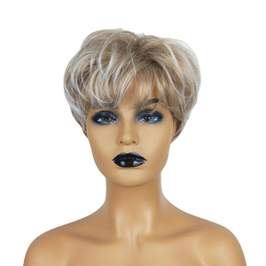 <span class=keywords><strong>Parrucca</strong></span> Europea e Americana Nuova per Donne, Capelli Corti Lisci Grigi, Accessorio per Capelli con Frangia Obliqua, Vaporosa ed Elegante, <span class=keywords><strong>Parrucca</strong></span> di Tendenza - Product Image 2