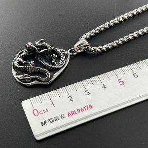 Nouveau produit punk : Bijoux en acier titane, pendentif dragon vintage personnalisé, acier inoxydable classique et créatif - Product Image 4