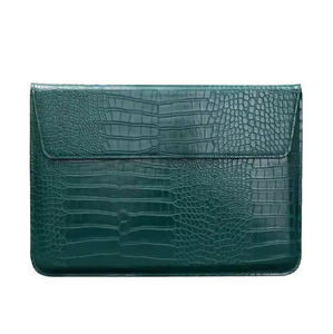 <span class=keywords><strong>Funda</strong></span> para portátil de PU con patrón de CROCO inicial con monograma para MacBook de <span class=keywords><strong>13</strong></span> <span class=keywords><strong>pulgadas</strong></span> y 15 <span class=keywords><strong>pulgadas</strong></span>, <span class=keywords><strong>Funda</strong></span> de cuero con soporte para portátil - Product Image 6
