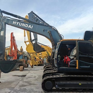 Excavatrice hydraulique Hyundai 220LC-9S d'occasion, état d'origine, performance fiable pour la construction routière et l'exploitation minière - Product Image 4