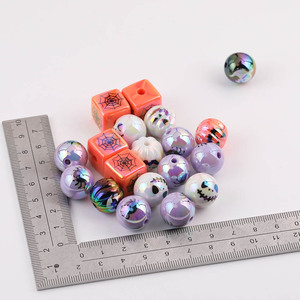 Cuentas acrílicas con estampado de calavera de calabaza de Halloween, formas mixtas para hacer joyas, cuentas sueltas con orificio recto de 8mm, accesorios para manualidades DIY - Product Image 2