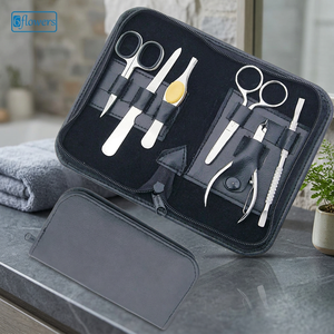 Kit d'outils de manucure de luxe en acier inoxydable avec design portable et coupe-ongles 5-en-1 - Product Image 2