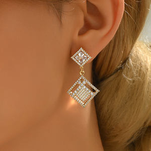 Nuevos pendientes geométricos largos simples de lujo con borla para mujer, chapado en piedra de circón a la moda, el mejor regalo de diseño colgante de moda - Product Image 2