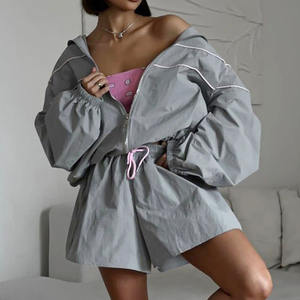 Женский спортивный костюм - Product Image 2