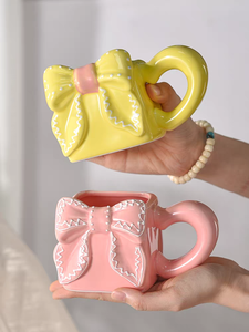 <span class=keywords><strong>Mug</strong></span> en céramique à nœud papillon carré en couleur pleine - Grande capacité Style mignon <span class=keywords><strong>Mug</strong></span> de rentrée scolaire avec motif de cœur pour la maison et l'usage quotidien - Product Image 5