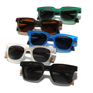 Gafas de Sol Polarizadas Conchen con Marco Cuadrado de Madera, Negras, UV400, Unisex, para Protección Solar, Viajes y Conducción - Product Image 5