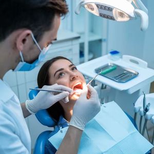 Per Poltrone Odontoiatriche e Rivestimenti per Vassoi in Cliniche e Ospedali: Salviette Dentali Monouso in Carta + Pellicola PE 33x45cm - Product Image 4