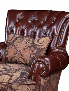 Sillón Chesterfield Antiguo con Tapicería de Cuero Marrón con Botones, Adornos de Tachuelas y Asiento de Tapicería, Patas Talladas - Product Image 3