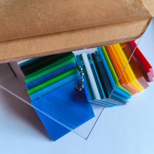 Feuille de plexiglas transparente de qualité optique avec une transmission de lumière maximale, parfaite <span class=keywords><strong>pour</strong></span> les cadres <span class=keywords><strong>photo</strong></span>, les expositions et les vitrines de musées - Product Image 6