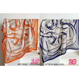 Foulard Quadrato Piccolo con Catena 70x70cm Accessorio Moda Donna - Product Image 1