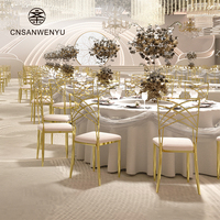 Chaises de salle à manger en métal doré effet caméléon pour événements extérieurs, mariages, fêtes et location en milieu campagnard