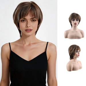 Perruque synthétique <span class=keywords><strong>courte</strong></span> bob <span class=keywords><strong>avec</strong></span> <span class=keywords><strong>frange</strong></span>, <span class=keywords><strong>coupe</strong></span> dégradée naturelle marron pour femme, usage quotidien, fibre résistante à la chaleur, vente en gros - Product Image 1