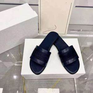 Pantuflas de Mujer de Nuevo Diseño 2026 con Letras Bordadas - Sandalias Planas Antideslizantes - Productos al por Mayor - Product Image 4