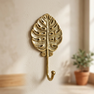 Porte-manteau mural en métal doré motif feuille tropicale, organisateur de vêtements flexible pour usage intérieur en cuisine et salle de bain - Product Image 1