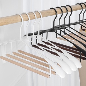 Cintres en bois massif et métal à épaules larges, vente en gros, cintres en fer sans trace, luxe, gain de place, <span class=keywords><strong>pour</strong></span> costume, pantalon, manteau, vêtements, avec <span class=keywords><strong>barre</strong></span> en bois - Product Image 5