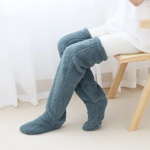 Kapalı peluş sıcak uzun çorap bulanık diz üzerinde kış bacak ısıtıcıları peluş çorap terlik rahat sevimli uyluk yüksek çorap