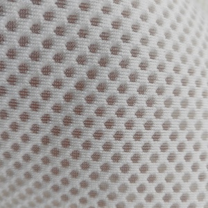 100% <span class=keywords><strong>Polyester</strong></span> Trắng Dệt Kim 3D Spacer Bánh Sandwich Không Khí Lưới Vải Đồng Bằng Nhuộm Cho Giày Ghế Văn Phòng Xe Ghế Và Túi Xách - Product Image 2