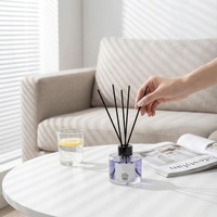 Diffuseur d'arômes sans flamme avec couvercle en bois rustique et huile essentielle de qualité supérieure pour la décoration moderne de la maison