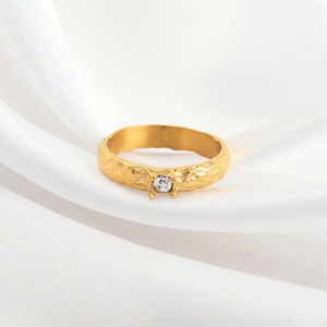 Joyería de alta calidad al por mayor <span class=keywords><strong>Punk</strong></span> Chunky banda gruesa anillo de acero inoxidable 18K oro impermeable Banda ancha martillado anillo de sello - Product Image 5