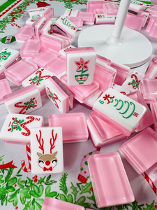Fichas de Mahjong Navideñas de Lujo Rojas, 160 Piezas, con Diseño Festivo de Renos y Bastones de Caramelo, para Noches de Juego en Familia - Product Image 3