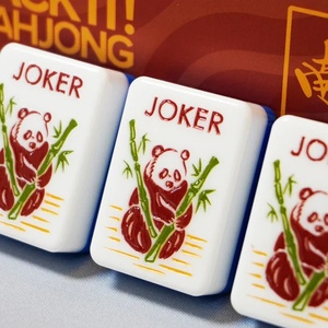 Jeu <span class=keywords><strong>de</strong></span> société <span class=keywords><strong>de</strong></span> divertissement et <span class=keywords><strong>de</strong></span> jeu <span class=keywords><strong>de</strong></span> hasard sur table, avec tuiles <span class=keywords><strong>de</strong></span> <span class=keywords><strong>Mahjong</strong></span> américaines en acrylique Blue Shanghai Panda, nouvel ensemble personnalisé, échecs et cartes - Product Image 1