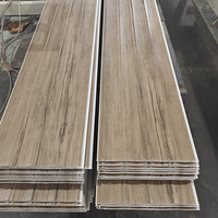 Panel Plafon PVC Laminasi Empat Gelombang Motif Kayu Langsung dari Pabrik untuk Proyek Dekorasi Interior