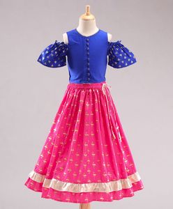 Tenue ethnique élégante pour filles Twisha, choli à épaules dénudées imprimé, associé à un ghagra imprimé en bleu et rose (6 mois à 14 ans) - Product Image 3