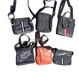 Bolsos de Cuero Usados A13 para <span class=keywords><strong>Hombre</strong></span>, Bolsos de <span class=keywords><strong>Segunda</strong></span> <span class=keywords><strong>Mano</strong></span> en Italia, Bolso <span class=keywords><strong>Bandolera</strong></span> Inclinado, Japón, Corea - Product Image 4