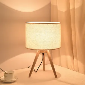 מוצר חדש צפון שולחן מנורת סגנון ילדה חדר שינה פשוט מודרני קישוט יפני-סגנון יומן מחקר מוצק עץ