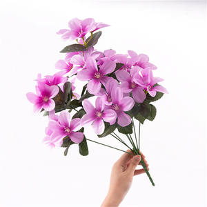 China Fornecimento Barato 10 Ramos Decorativos De Seda Artificial Flores Bouquet Forma Do Coração - Product Image 1