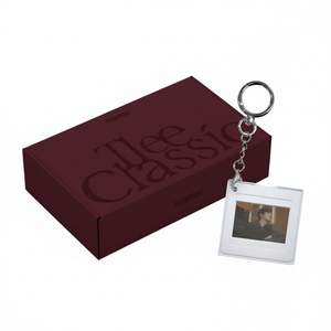 KYUHYUN-EP [The Classic] (Version porte-clés à fixation sur film) CD format coréen, musique K-Pop pour adultes avec carte QR et carte photo - Product Image 2