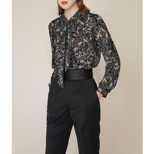 Elegante <span class=keywords><strong>Camicetta</strong></span> in Velluto Autunnale con Colletto Paisley Nero, 100% <span class=keywords><strong>Seta</strong></span>, Scollo a V, Design sulle Spalle, Delicato Ricamo 3D - Product Image 5