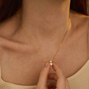EManco <span class=keywords><strong>Collana</strong></span> Minimalista in Acciaio Inossidabile <span class=keywords><strong>con</strong></span> Perla Lucida e Zirconi, Catena a Maglia Box, Ciondolo Minimalista <span class=keywords><strong>con</strong></span> Perla Lucida e Zirconi - Product Image 3