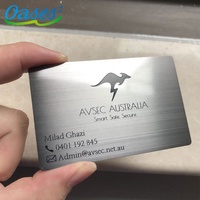 Tarjeta de negocios personalizada con forma de Gunmetal, grabado de superficie y código Qr