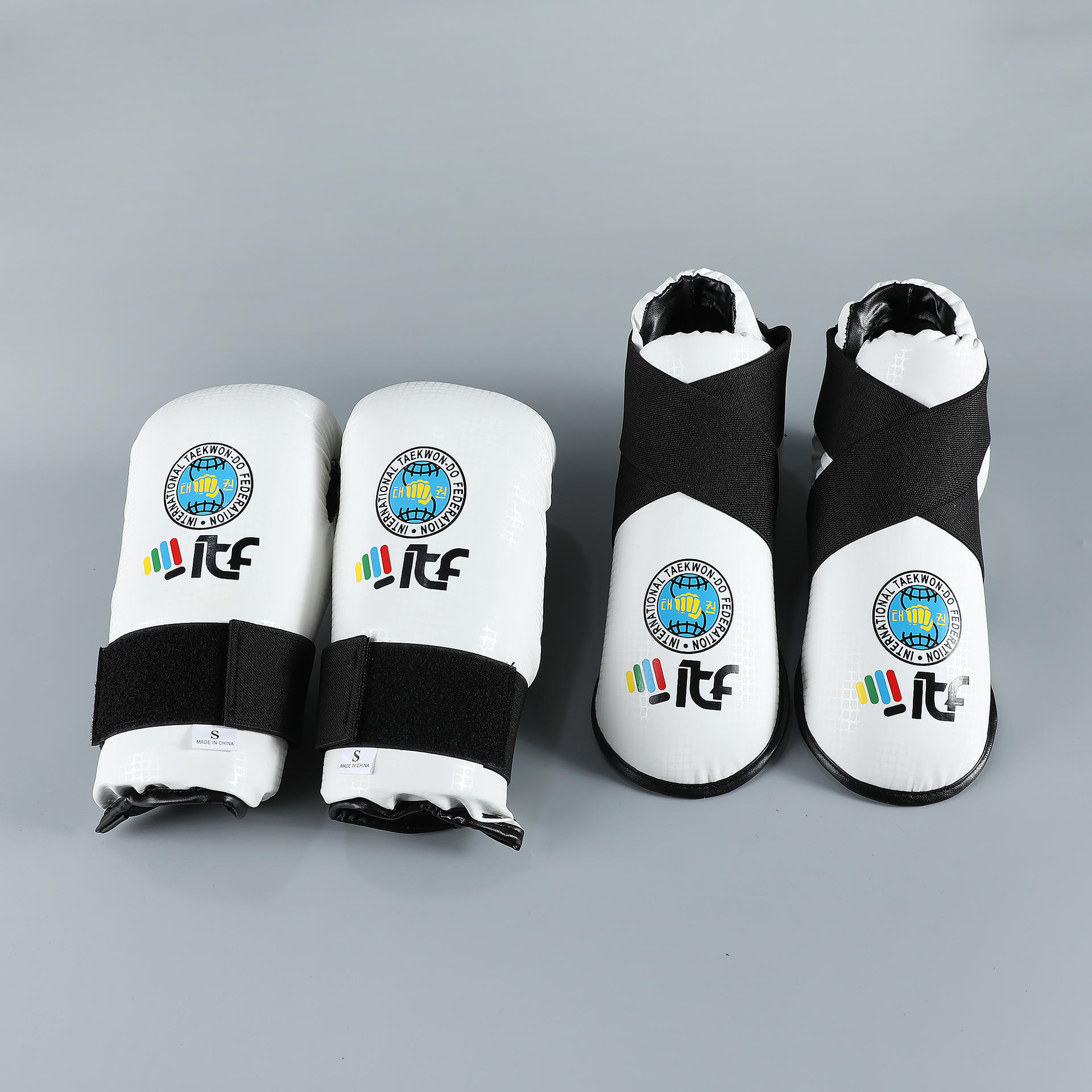 นวมชกมวย ITF สีแดง (แบบคลุมเต็มมือ)