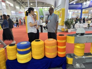 One Long <strong>Post</strong> with Two Short <strong>Post</strong> Roller Barrier <strong>Post</strong> Distance 0.7m Rolling Guardrail SB <strong>Level</strong> EVA PU Roller Barrier - Product Image 2