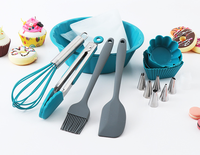 Accessoires de cuisine personnalisés Kingwise Moule à gâteau en silicone sans danger pour les aliments Spatule Bush Fouet à oeufs Ensemble d'outils de cuisson