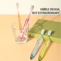 Lot de 2 brosses à dents pour couple adulte, poils doux à double couche antimicrobiens aux ions d'argent, tête large pour soins bucco-dentaires domestiques