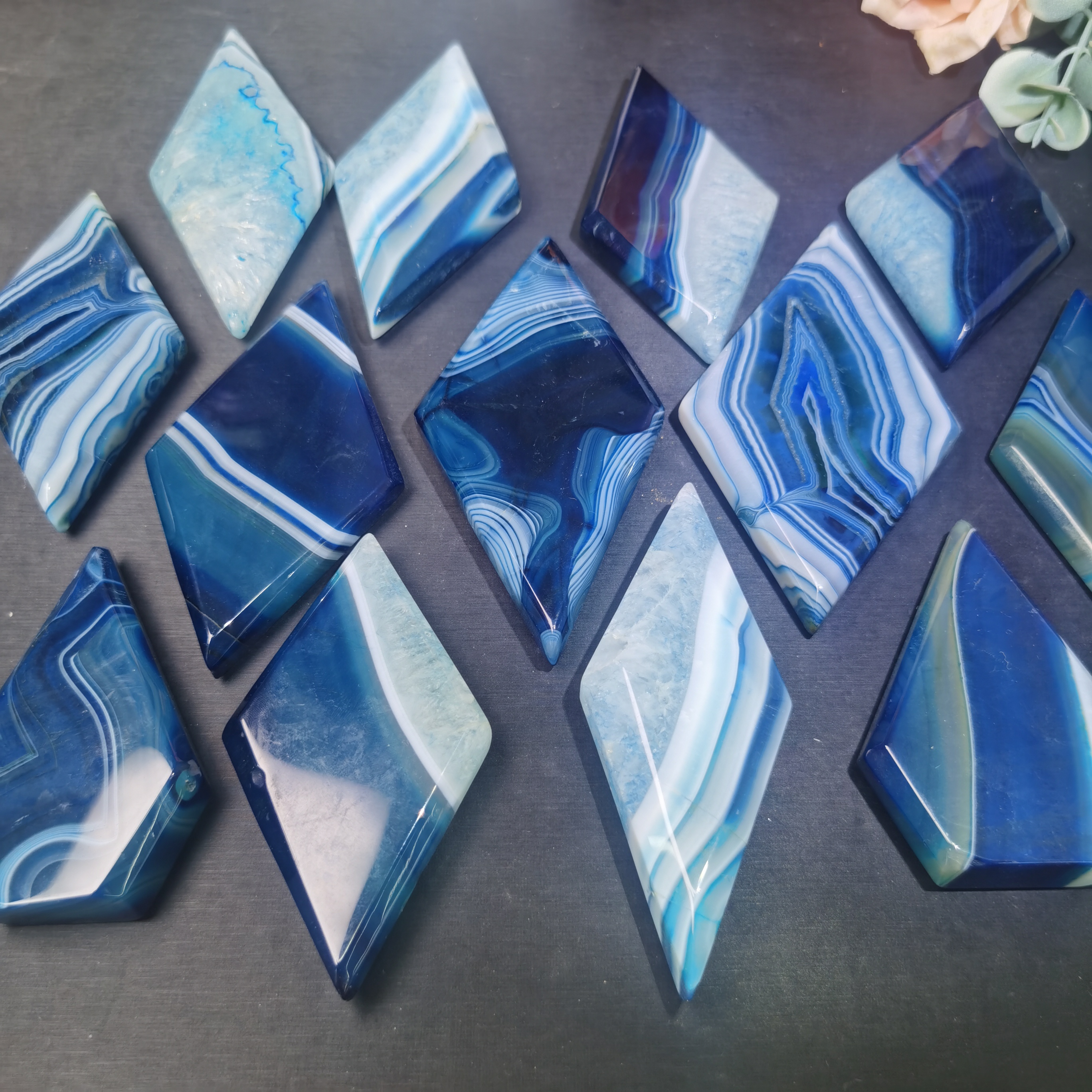 Blue sardonyx rhombus