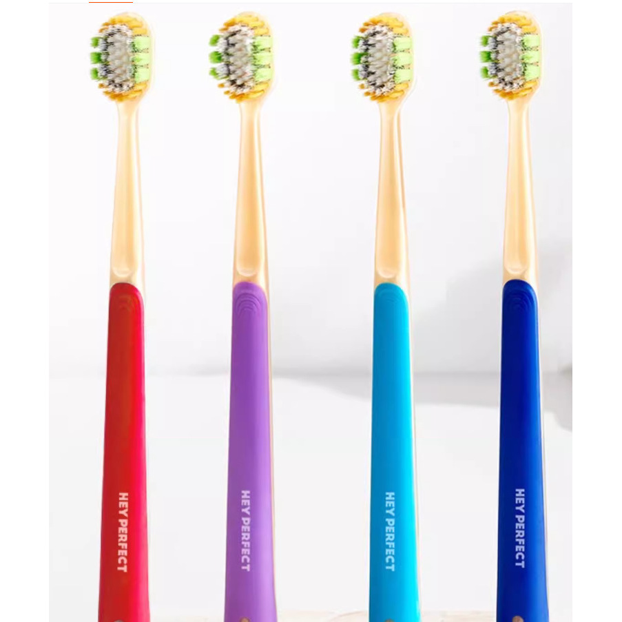 Brosse à dents à tête large à poils à quatre couches (paquet de 2, couleur aléatoire)