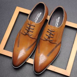 Nouvelles Chaussures en Cuir Décontractées Style Printemps - Chaussures Habillées Formelles en Cuir Véritable Gravé à Bout Pointu pour Hommes - Chaussures de Mariage - Product Image 3